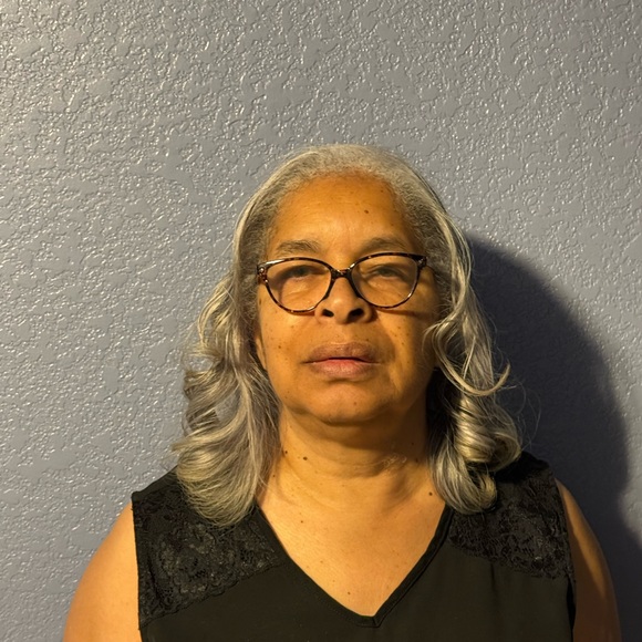 Meet your Posher, Cheryl - Picture 2 of 4